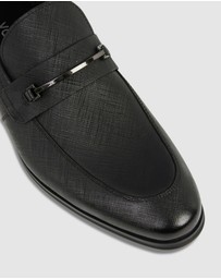 yd. - Riccardo Textured Leather Loafer