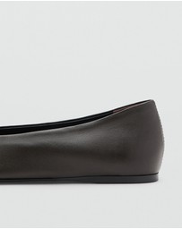 M.N.G - Leather Pointed Flat
