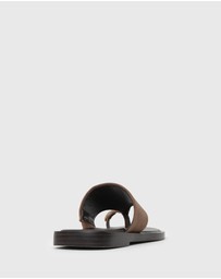 Betts - Dolphin Junior Leather Thong Sandals