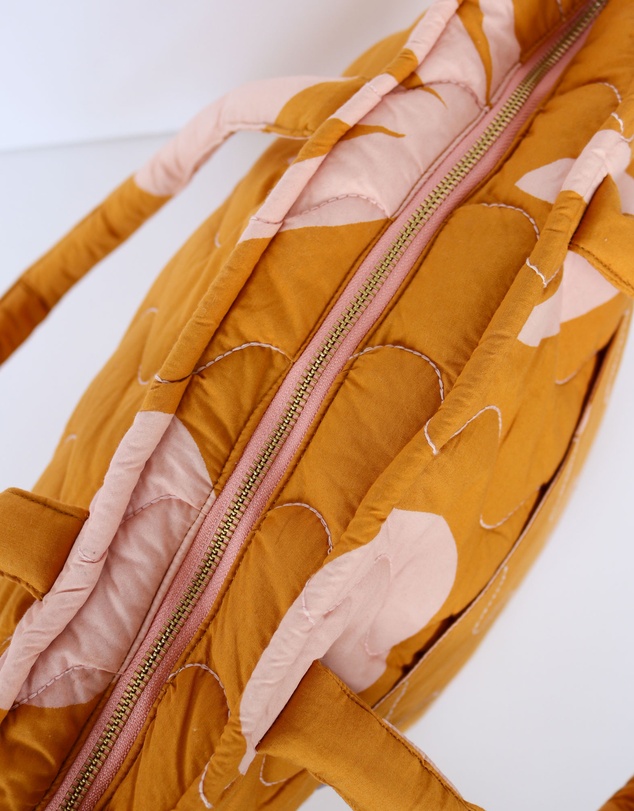 Mosey Me - Floral Dreams Quilted Bag