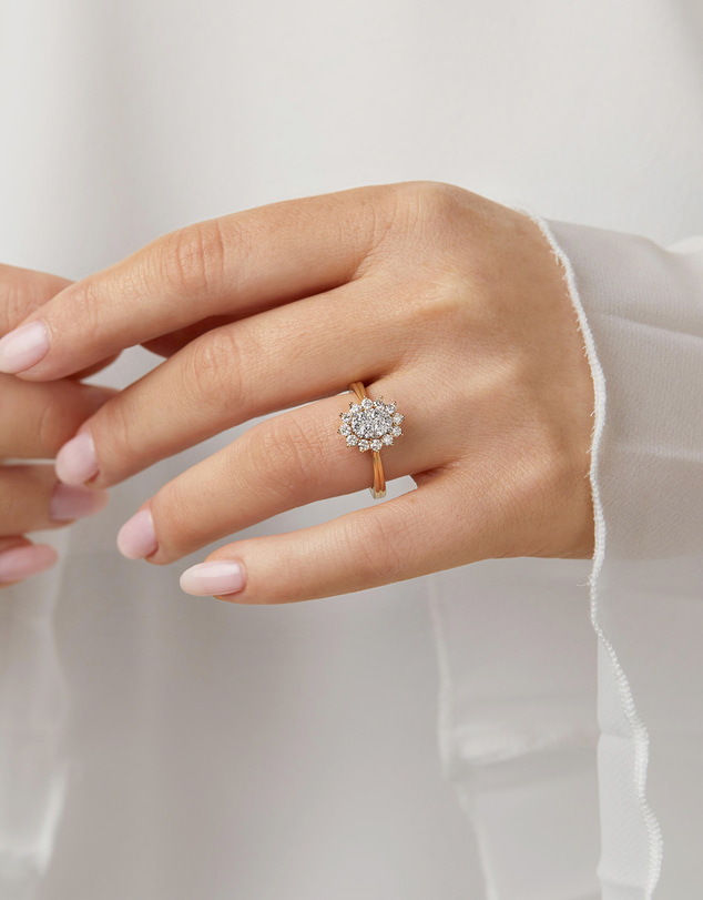 Michael Hill - Cluster Ring with 0.62 Carat TW of Diamonds in 14kt Yellow Gold
