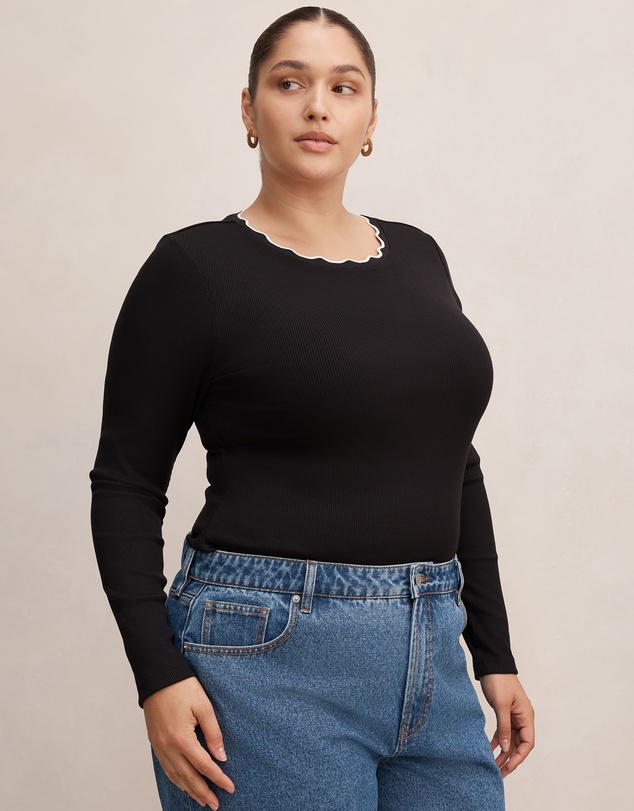 Forever New Curve - Rebecca Curve Scallop Long Sleeves Top