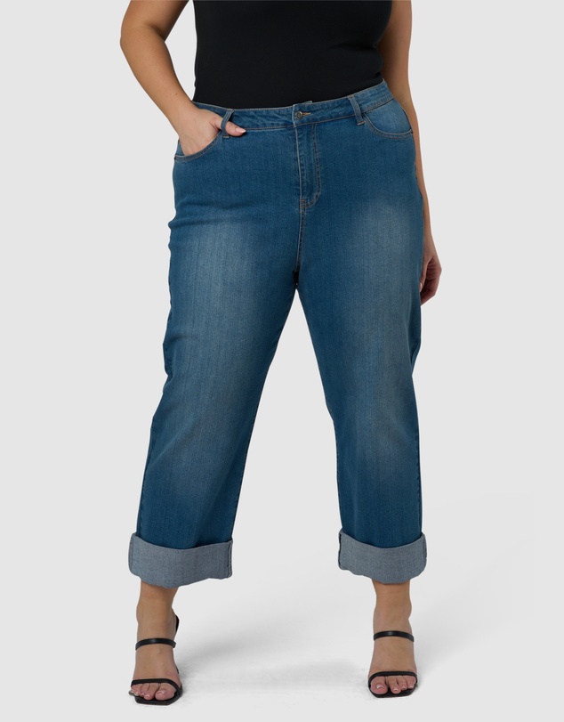 Sunday In The City - The Chain Boyfriend Jean