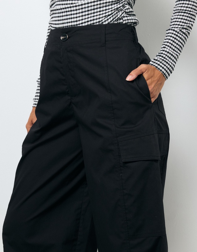 AERE - Organic Cotton Cargo Barrel Pants