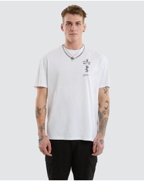 Kiss Chacey - Division Relaxed Tee