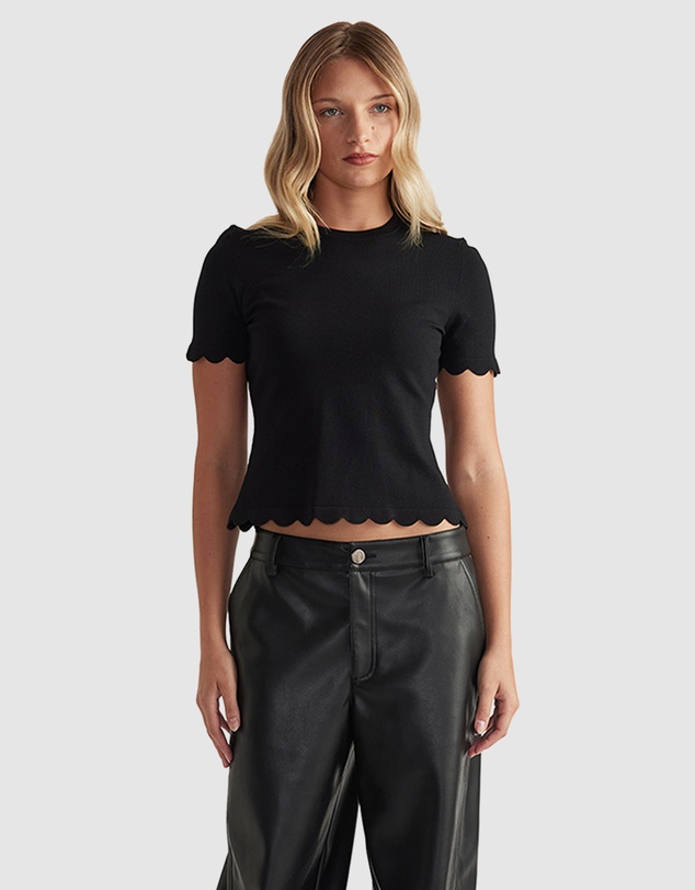 Decjuba - Kai Scallop Edge Tee