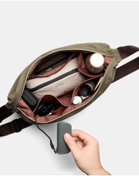Bellroy - Laneway Crescent Bag 7L