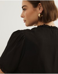 Atmos&Here Curvy - Meadow V-Neck Ruffle Blouse