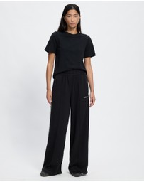 adidas Sportswear - Seasonal Essentials Colorpop Pants With Embroidered Graphic