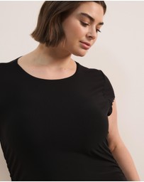Atmos&Here Curvy - Ruby Mesh Midi Dress With Cap Sleeves
