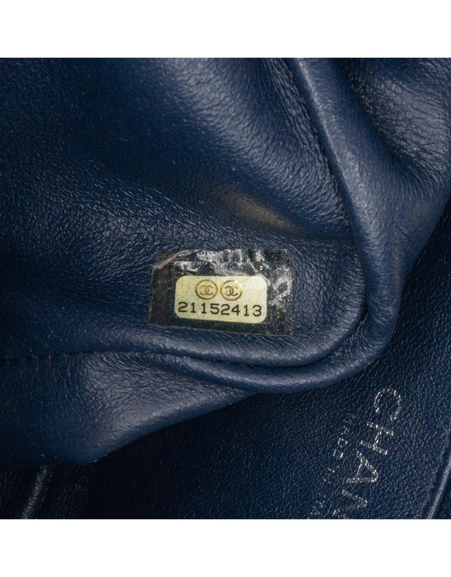 Pre-Loved by Azura Reborn - Pre-Loved chanel Mini Chevron Patent Leather Crossbody