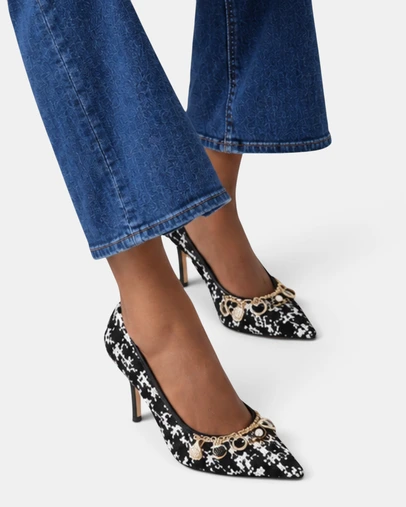 GUESS - Naseenly Pumps
