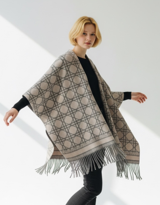 Mossée - Luna Geometric Knit Cape
