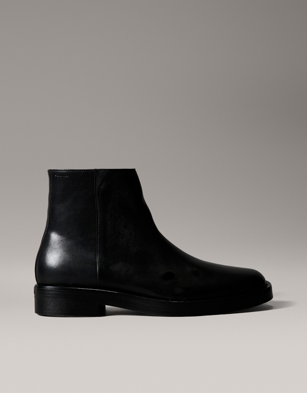 Calvin Klein - Refined Zip Leather Boots