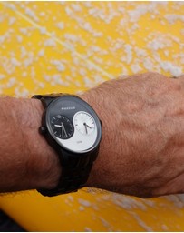 Maxum - Maxum x Taylor Steele - Yinyang Dial, Black Case & Black Bracelet
