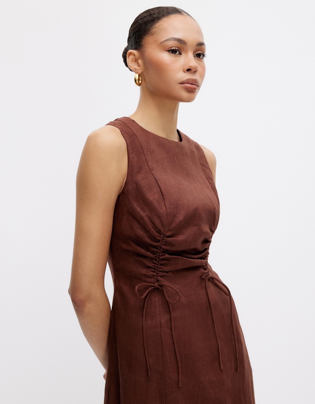 Minima Esenciales - Reyna Gathered Linen Midi Dress