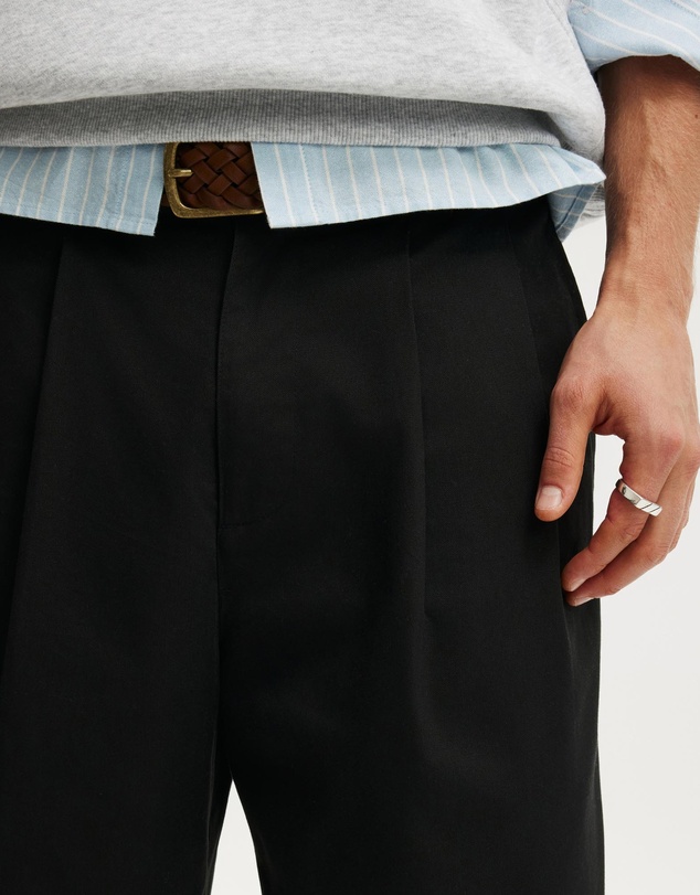 Cotton On - Super Baggy Pleated Shorts