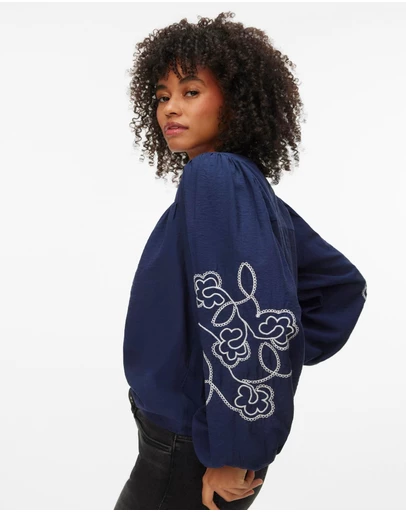 Vero Moda - Anya Embroidered Top