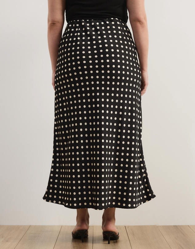 Atmos&Here Curvy - Camila Polka Dot Satin Slip Skirt