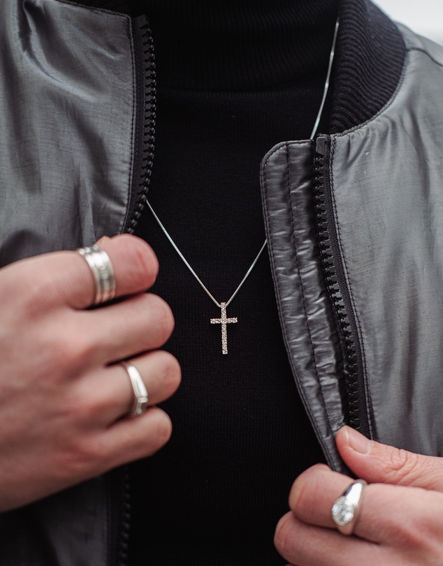 Kuzzoi - ICONIC EXCLUSIVE - Long Necklace with Crystal Cross Pendant in 925 Sterling Silver