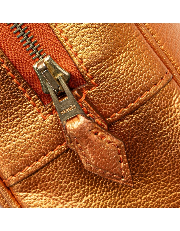 Pre-Loved by Azura Reborn - Pre-Loved hermes Elegant Carryall Handbag with Comfortable Handles and Secure Zipper Closure