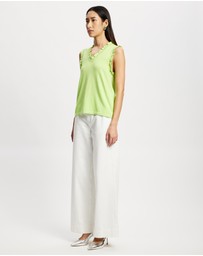 Lindsay Nicholas New York - Frill V-Neck Shell Top