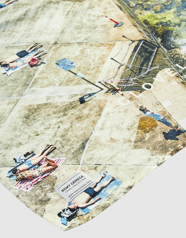 Remy Gerega - Clovelly Beach Quick Dry Beach Towel