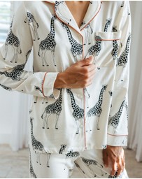 Chelsea Peers - Organic Cotton Giraffe Print Long Pyjama Set