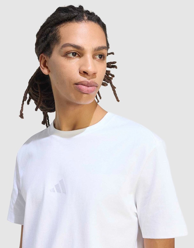 adidas Sportswear - Kit Small Logo T-Shirt