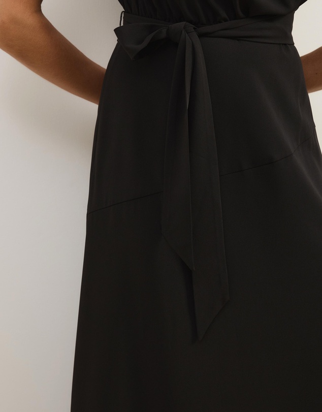 Atmos&Here - Jayde Off Shoulder Midi Dress