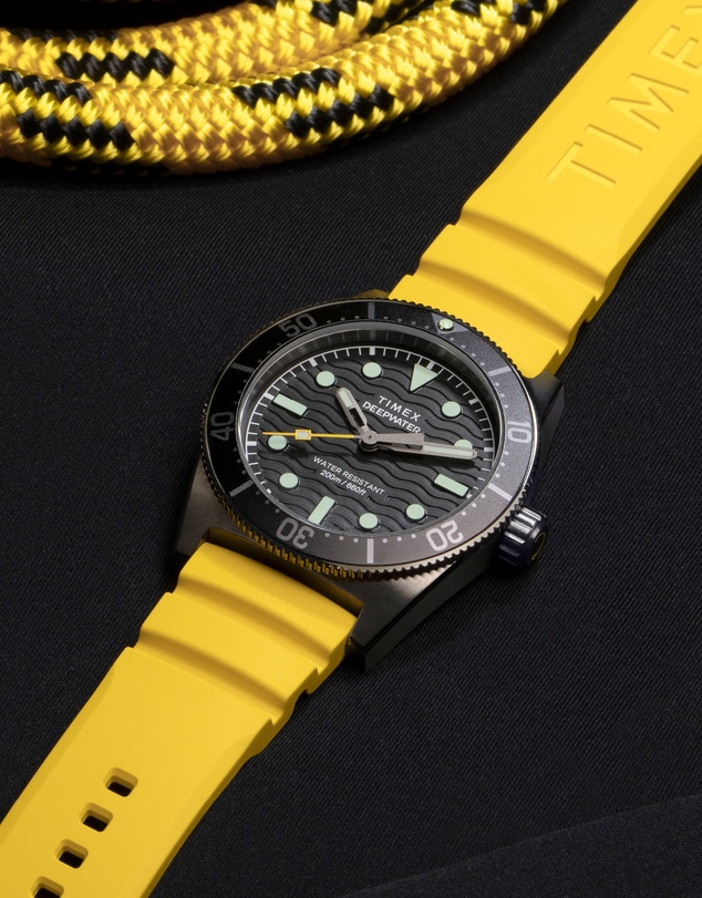 TIMEX - Deep Water Reef 200 SST Black Dial Yellow Rubber Strap