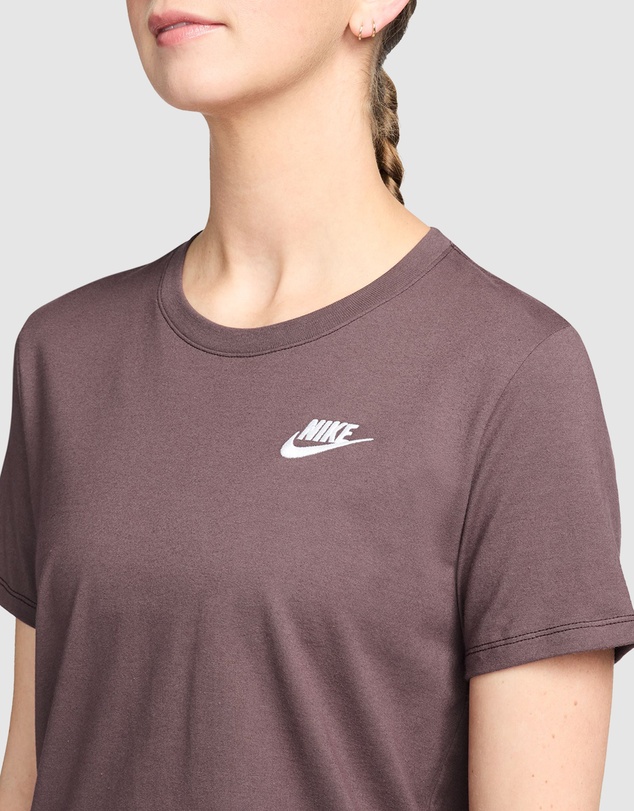 Nike - Sportswear Club Essentials T-Shirt