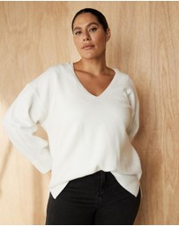 Atmos&Here Curvy - Teo V Neck Knit Jumper