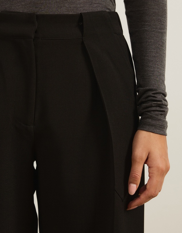 Atmos&Here - Rowen Pleated Barrel Leg Pants