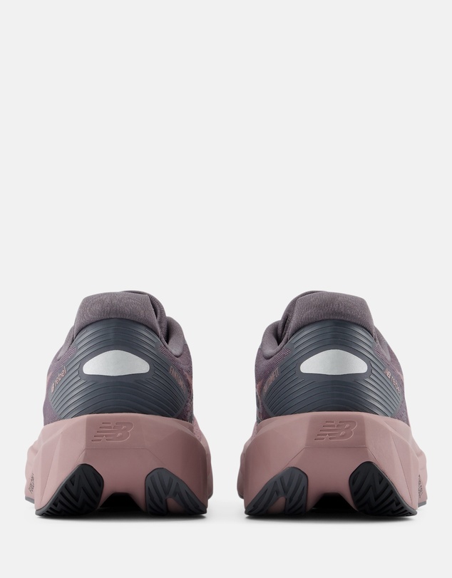 New Balance - FuelCell Rebel v5 (Wide Fit) - Women's