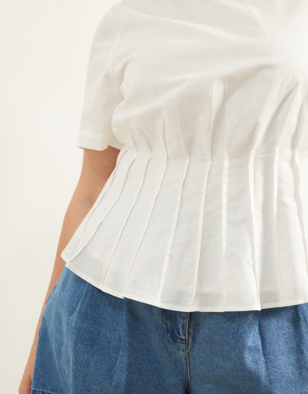 Atmos&Here Curvy - Maya Pin Tuck Linen Blend Top