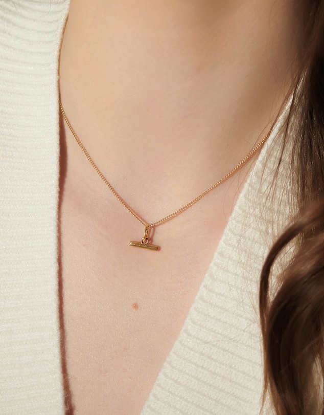Rachel Jackson - Mini T-Bar Gold Necklace