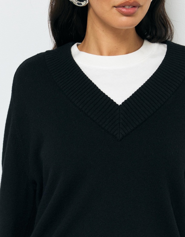 AERE - Nelu Merino Wool Blend V Neck Knit Jumper