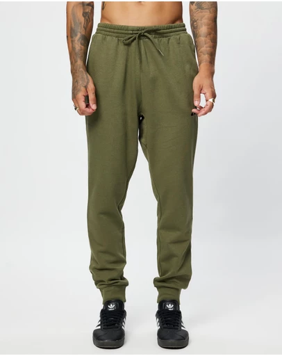 adidas Sportswear - Essentials Feelcozy Fleece Pants