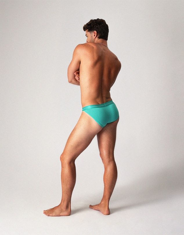TEAMM8 - Icon Sports Brief