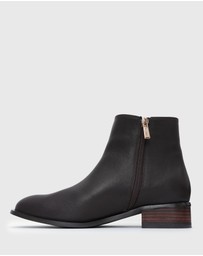 Betts - Wider Fit Edison Chelsea Boots
