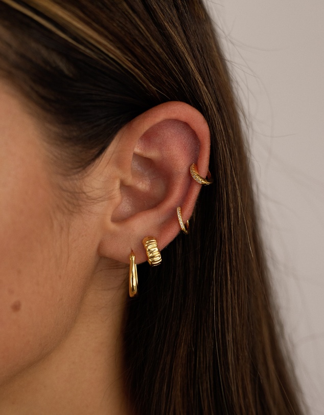 HOUSE OF SLANI - Lucy Crystal Huggie Hoops
