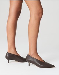 Siren - Flynn Point Toe Pumps
