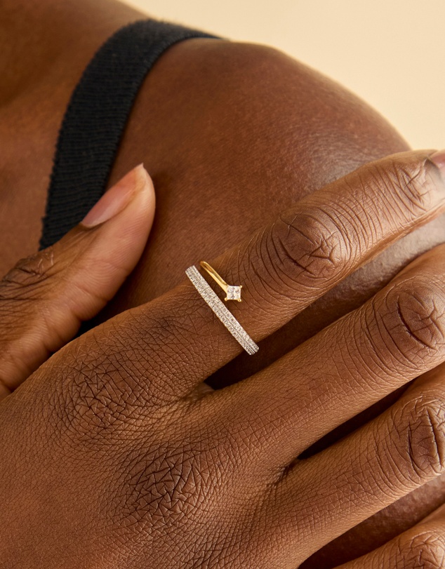 Astrid & Miyu - Crystal 18ct Gold Plated Spiral Ring