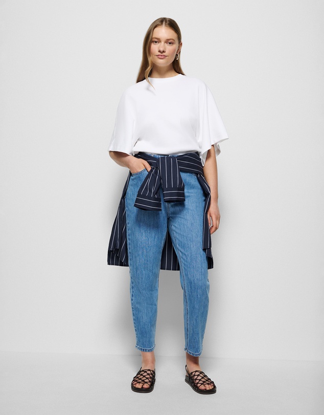 Commonry - The High Rise Crop Girlfriend Jean