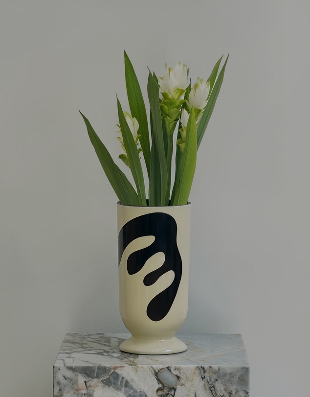 Black Blaze - Bouquet Ceramic Vase