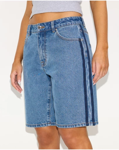Dazie - Arezzo Relaxed Boyfriend Shorts