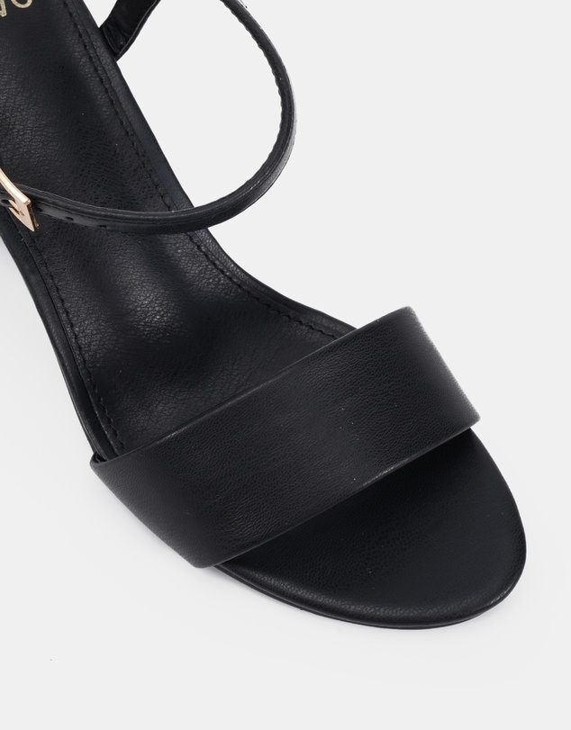 Novo - Udacious Heels