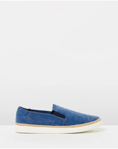 Vionic - Rae Slip-On Sneaker - Navy