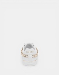 GUESS - Yanett Low-Top Sneakers